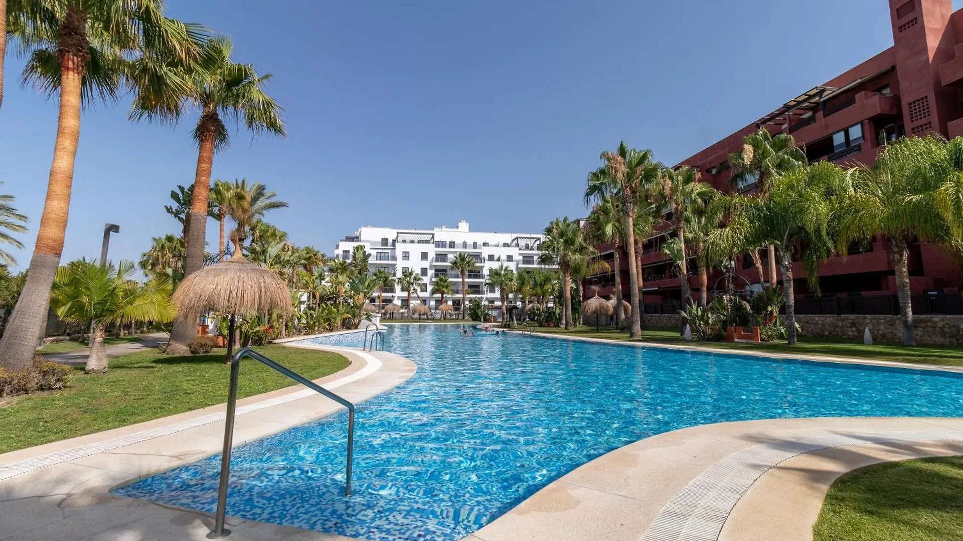 Rentitspain Horizonte En Playa Nasila Montanas Y Golf Motril