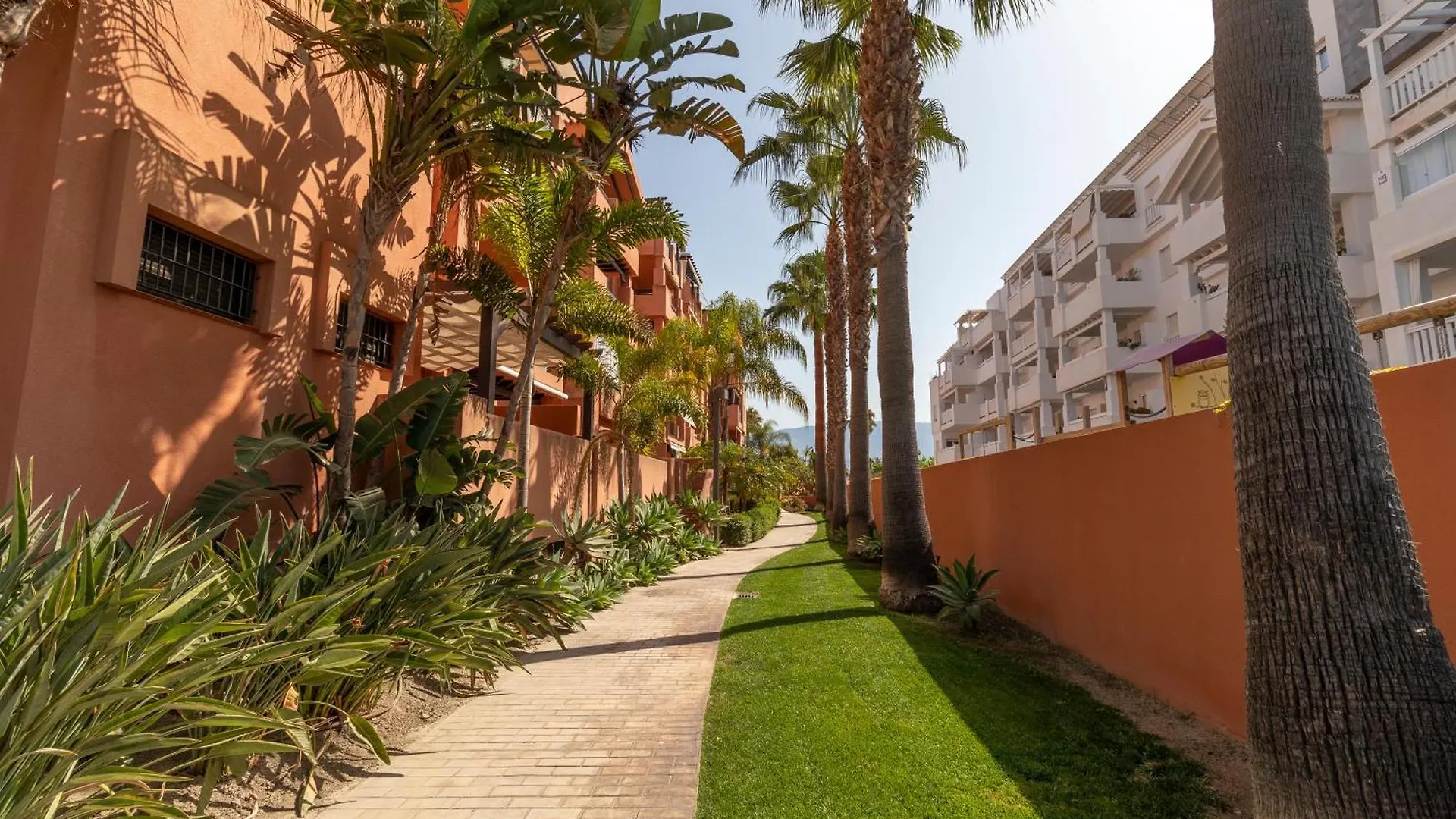 Rentitspain Horizonte En Playa Nasila Montanas Y Golf Motril